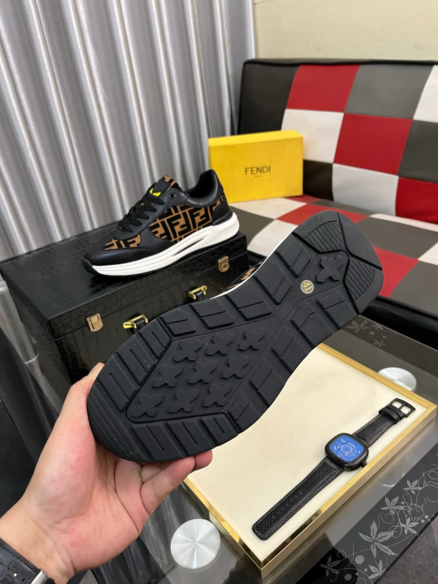 Men's Men's Shoes💰438⌚️⌚️[Fendi] Fendi's latest casual shoes for men! Available at counters simultaneously! A one-to-one replica of the original. All imported official website one-to-one cowhide fabric. The interior is made of top-grade sheepskin, and the original factory-supplied rubber outsole is used. Leading new fashion concepts. Matching code: 38-44. 2️⃣ colors available